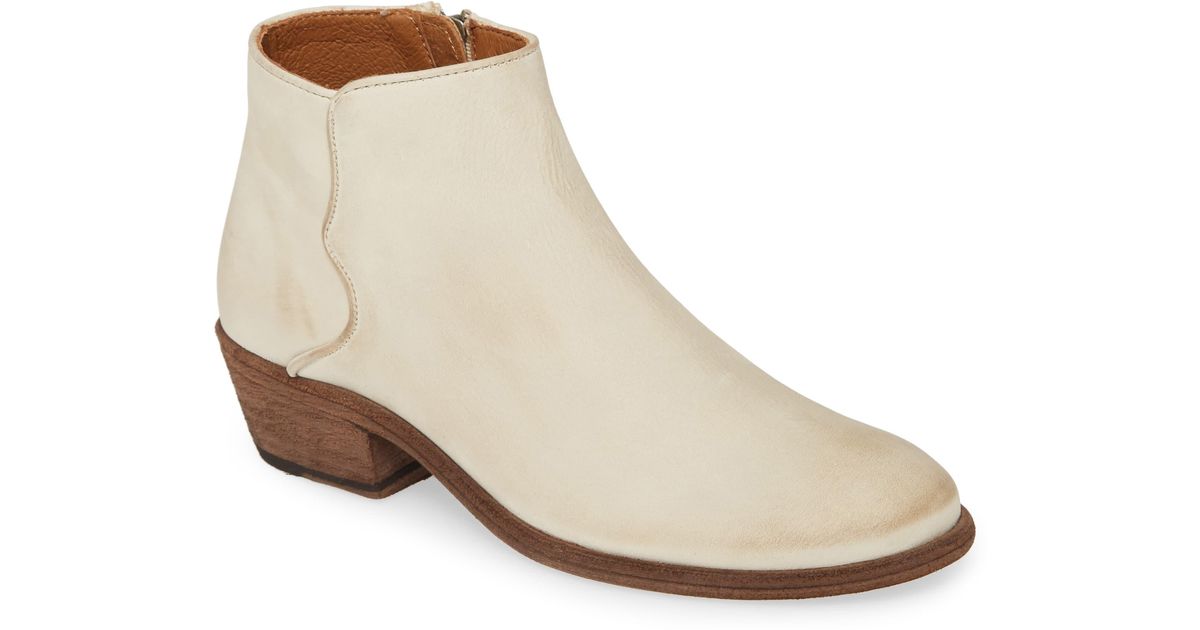 carson bootie frye