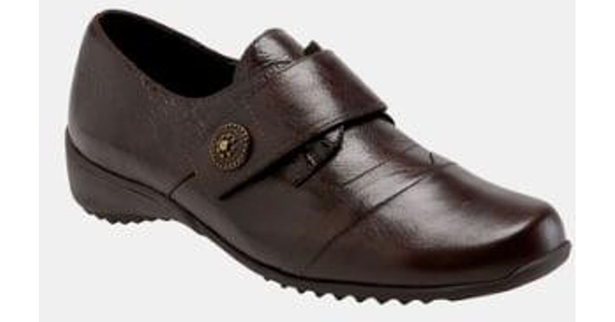 Munro 'tour' Flat in Brown Leather (Brown) - Lyst