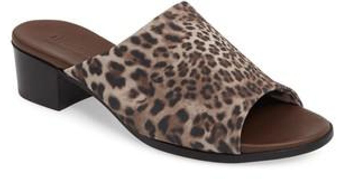 munro beth slide sandal