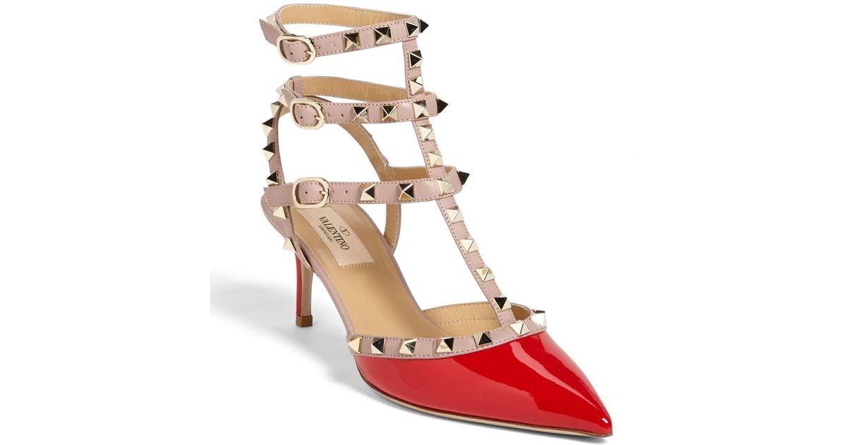 rockstud pointy toe pump