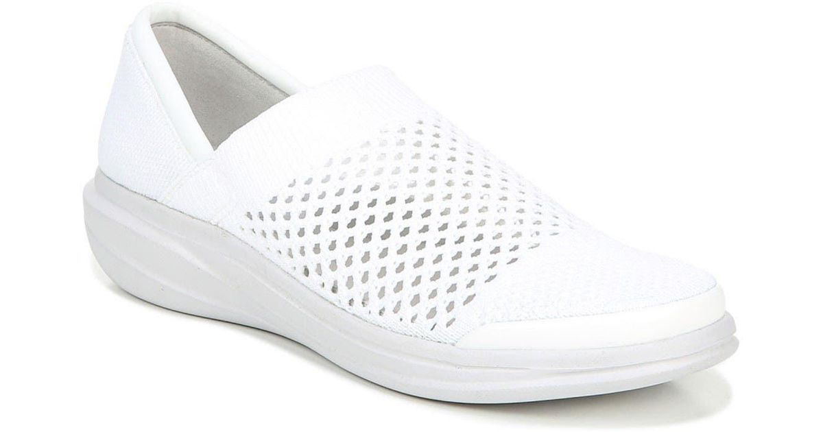 bzees charlie knit slip on