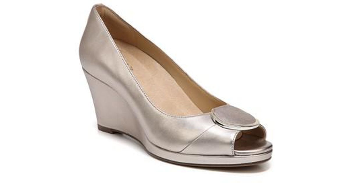 naturalizer peep toe wedge
