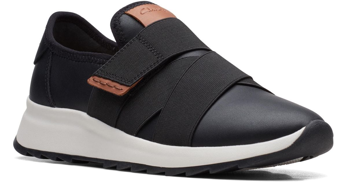 Clarks Clarks(r) Dash Lite Strap Slipon Sneaker in Black Lyst