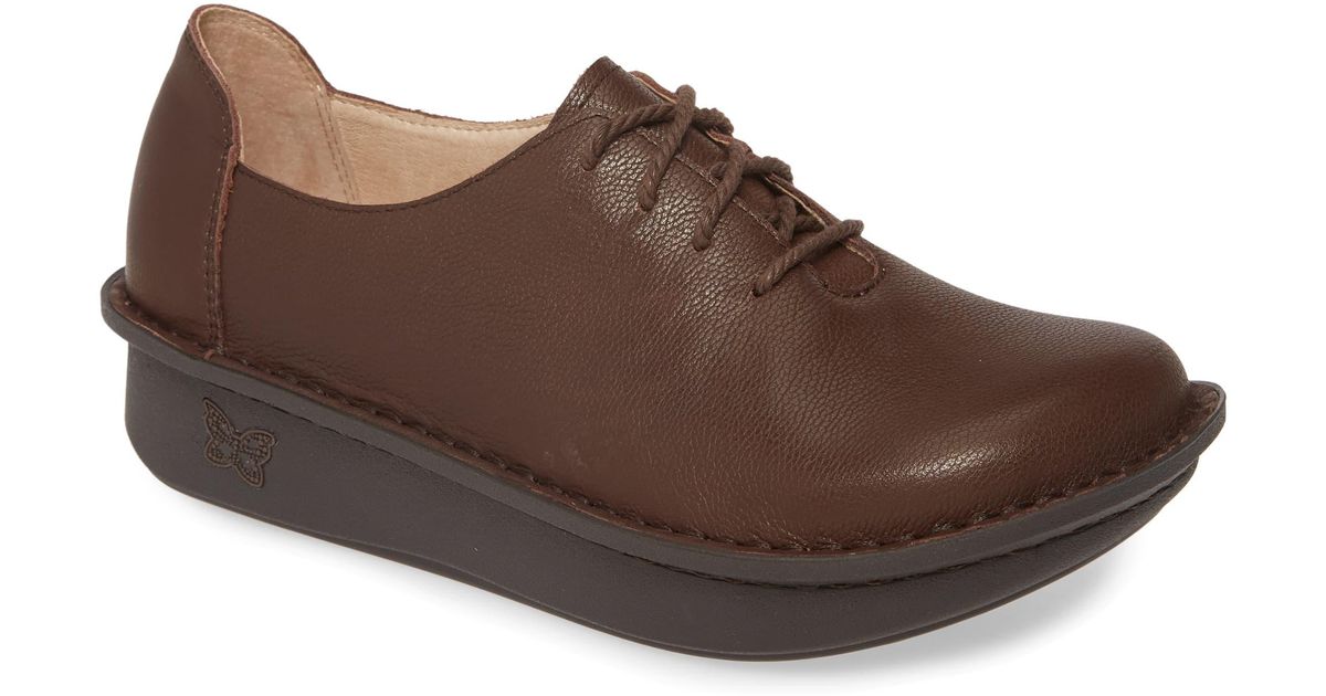 dillyn platform bootie