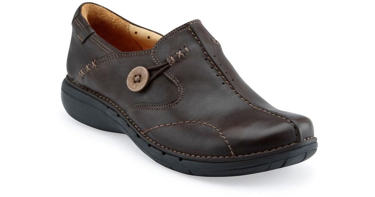 un loop clarks shoes