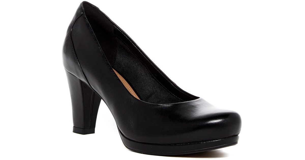 clarks chorus chic pump