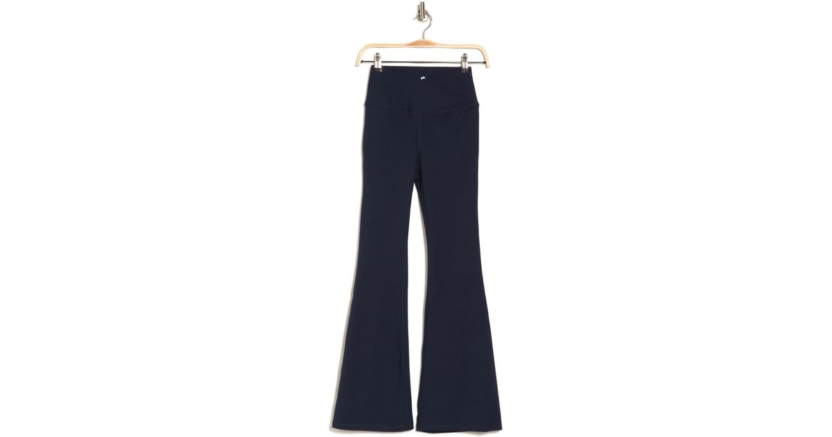 90 Degrees Wonderlink Madison Crossover Flare Leggings in Blue Lyst