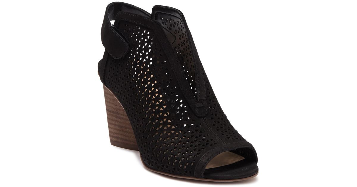 vince camuto datalla