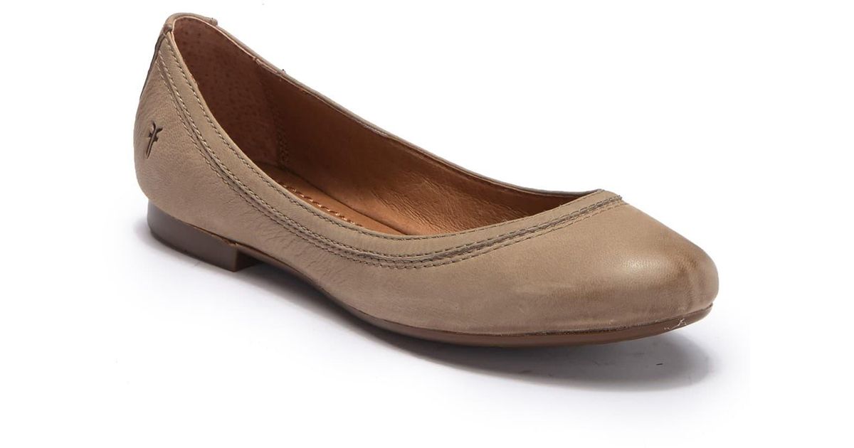 frye carrie flat