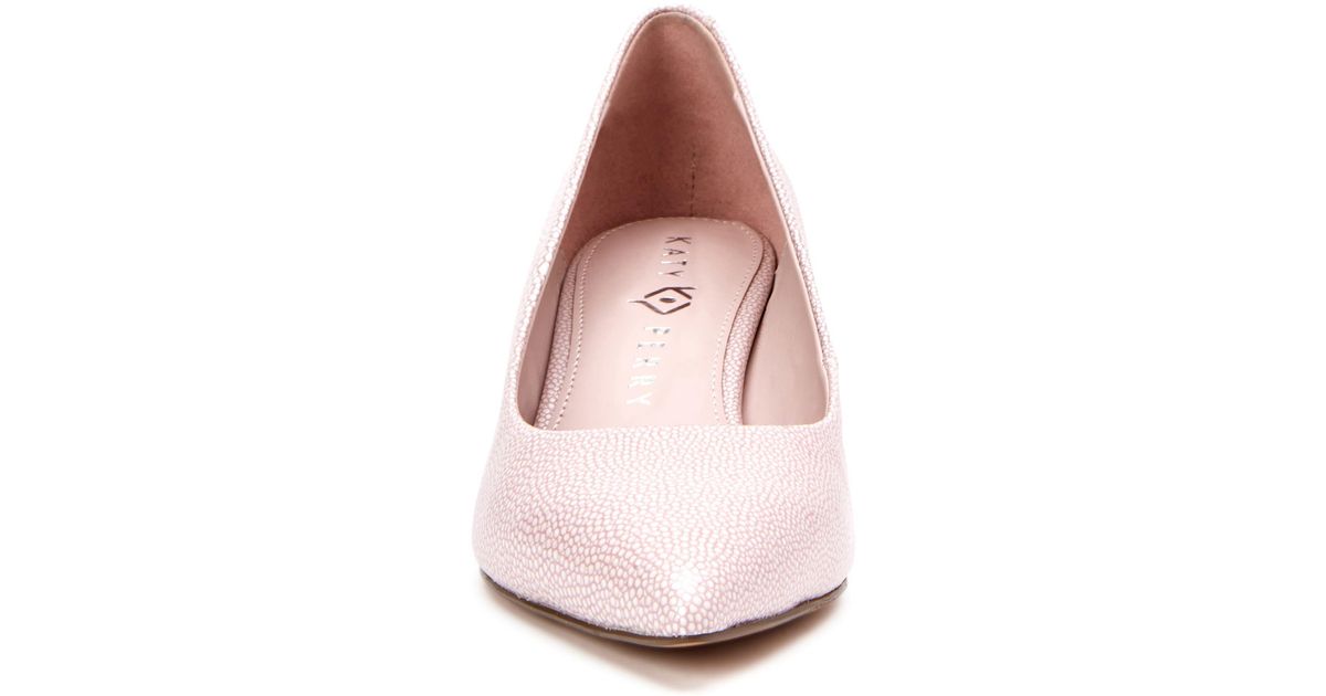 Katy Perry The Golden Pointed Toe Pump in Pink | Lyst