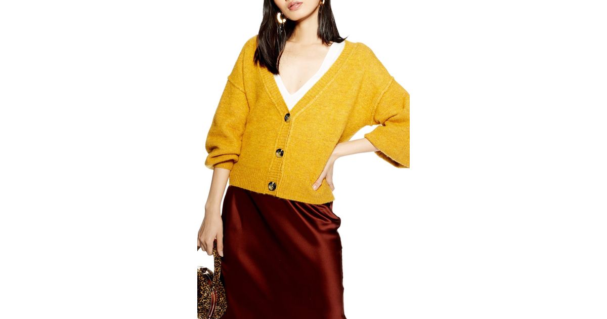 horn button crop cardigan