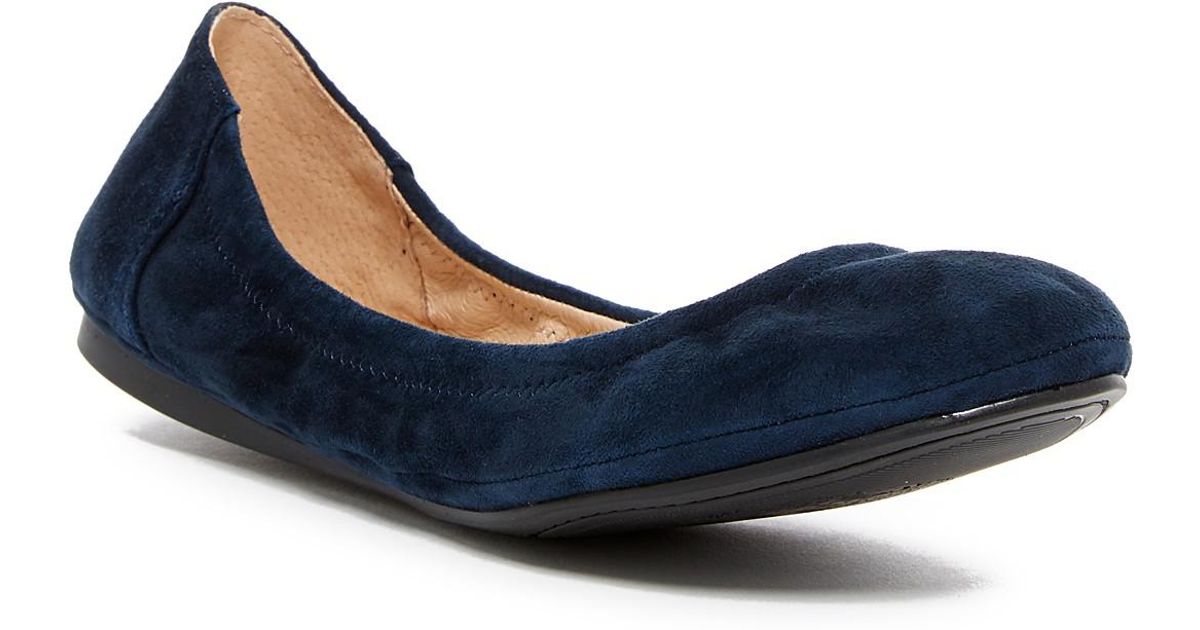 paragon all model chappal