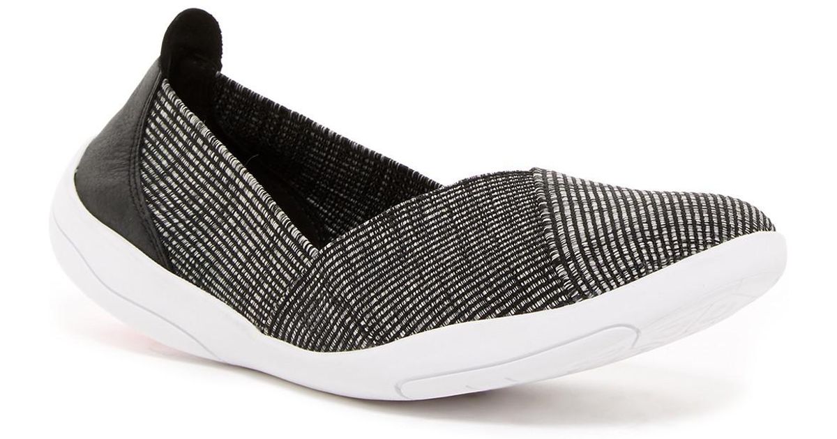 Lyst Jessica Simpson Lainie Flat In Black