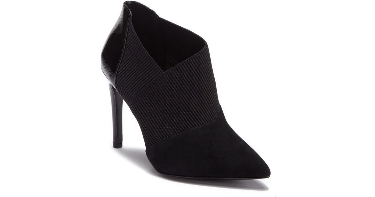 nine west zaayer heeled bootie