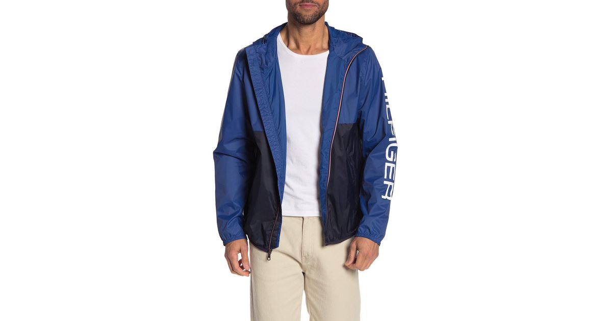 Tommy Hilfiger Synthetic Colorblock Hooded Rain Jacket In Royal Blu/wht