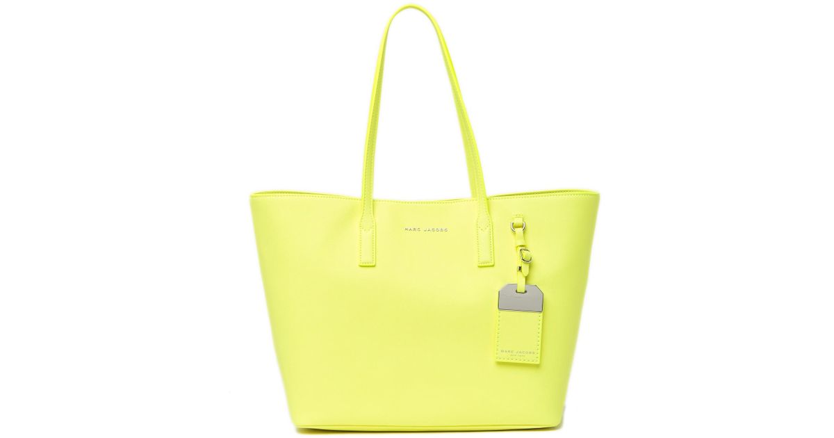 marc jacobs luggage tag tote bag