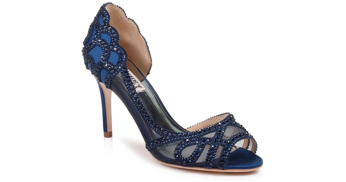 badgley mischka fame pump