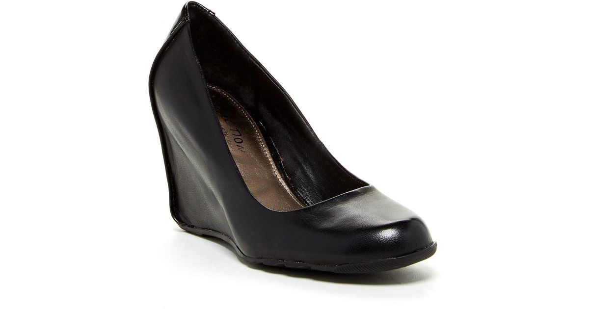 kenneth cole did u tell wedge