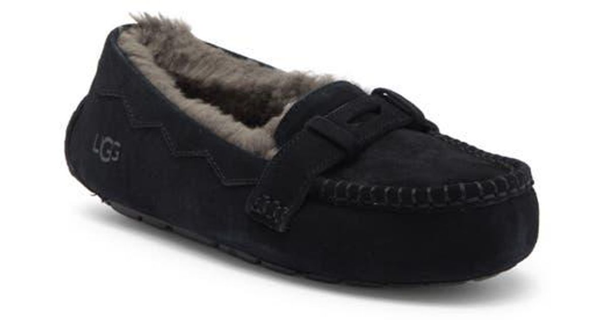 UGG Willow Moc Toe Loafer in Black | Lyst