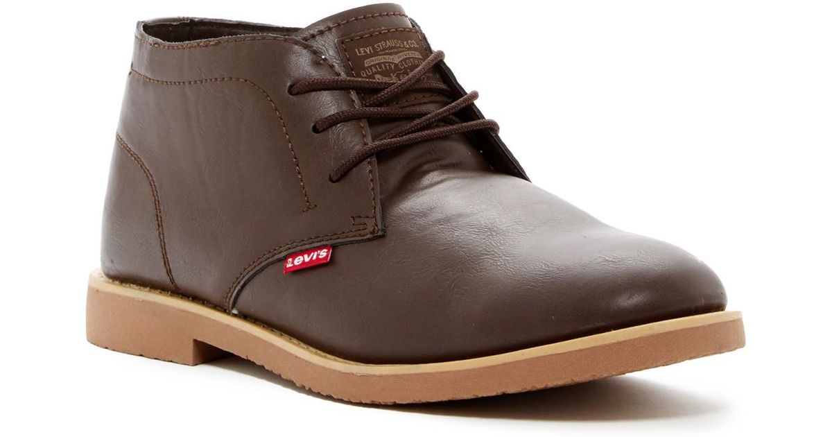levis chukka boots