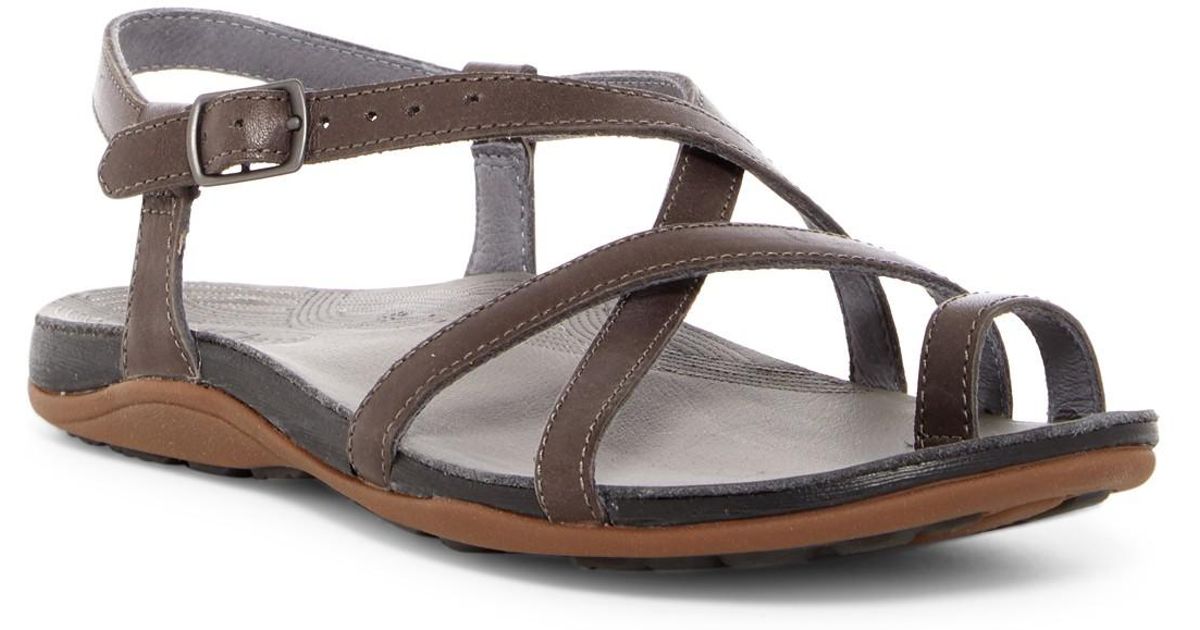chaco dorra leather sandals