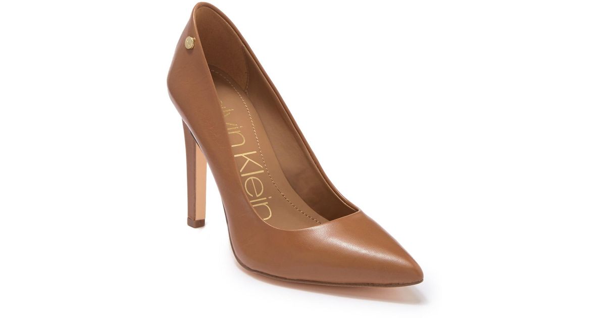 brady leather pointed toe pump