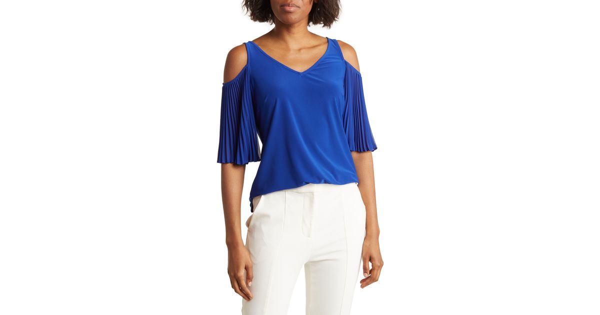 Vince camuto cold shoulder sweater top