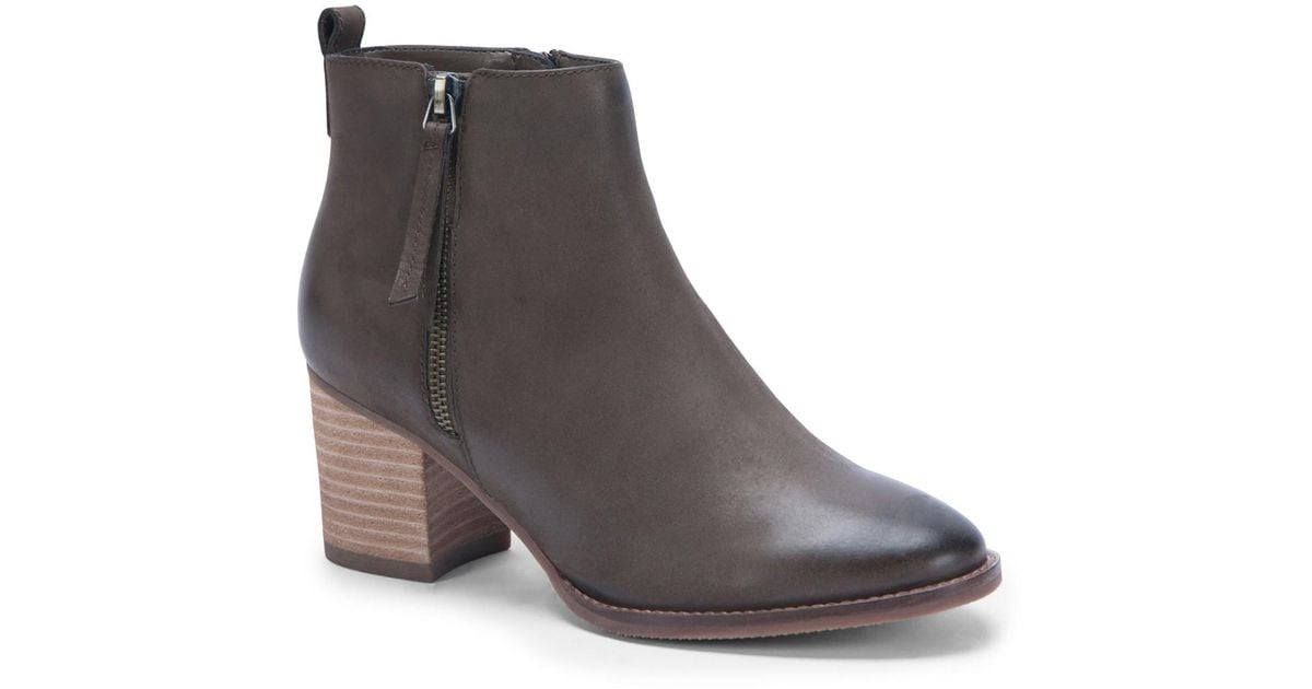 blondo nova waterproof leather zipper bootie