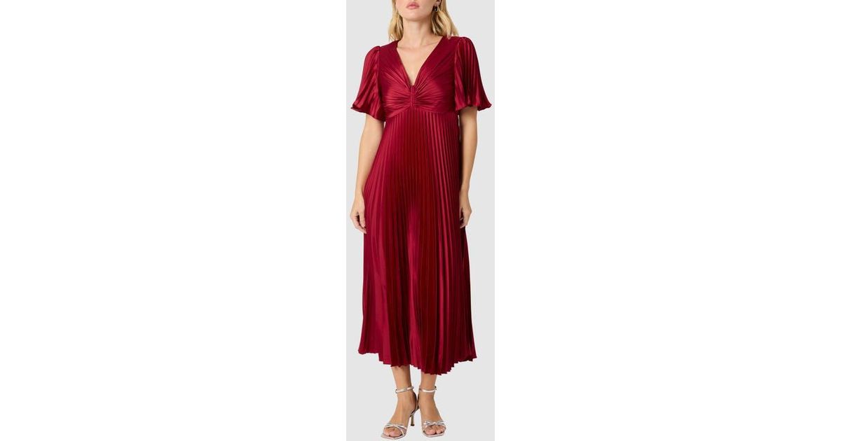 Lush Short Sleeve Pleated Satin Midi Dress in Red | Lyst