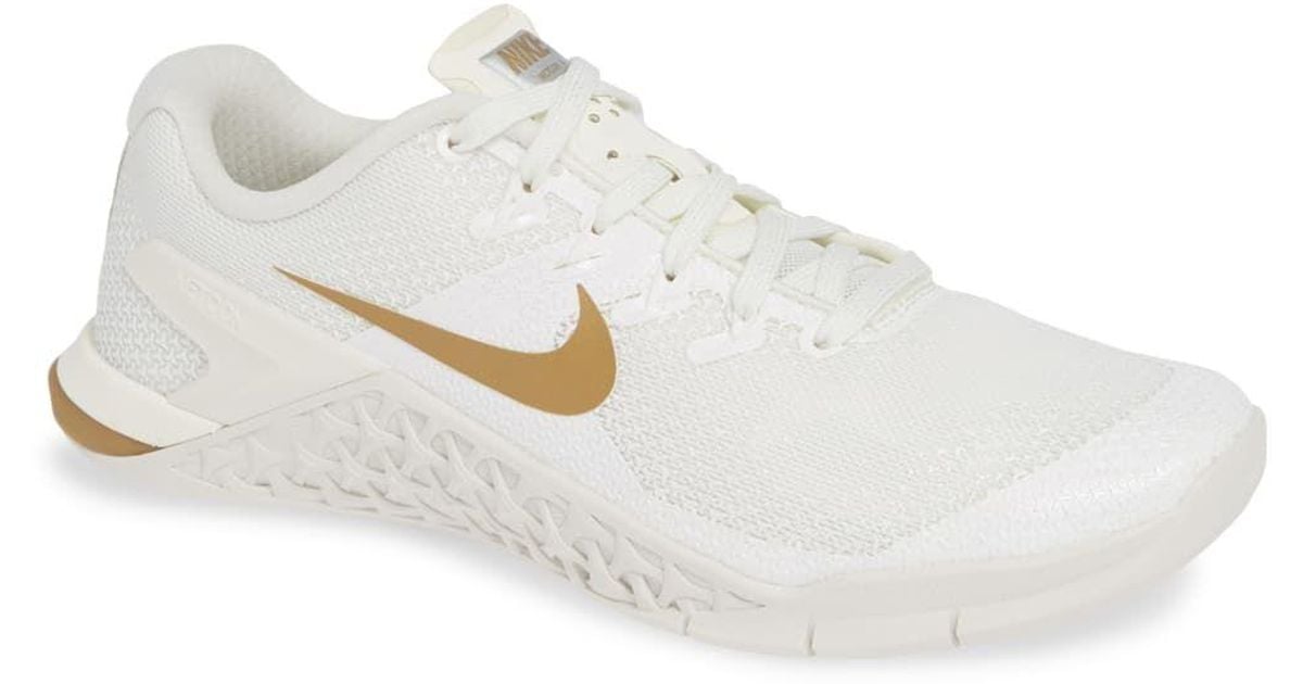 Nike Metcon 4 Champagne Trainers in 