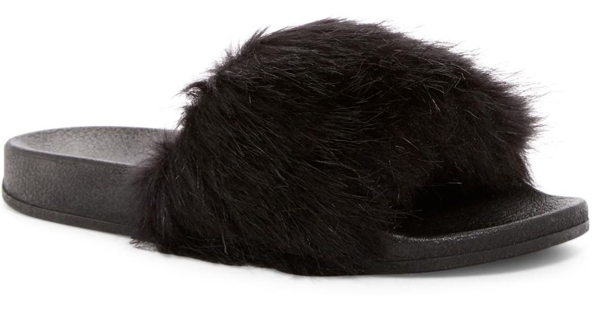 cape robbin faux fur slides