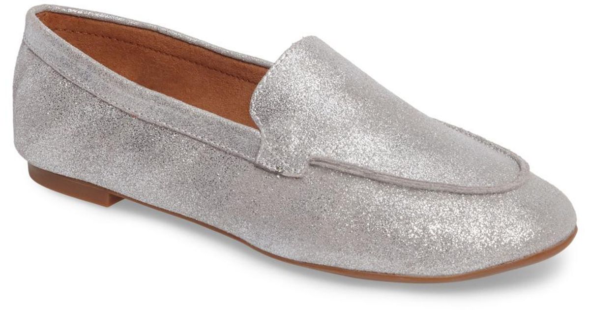 seychelles exploring loafer flat