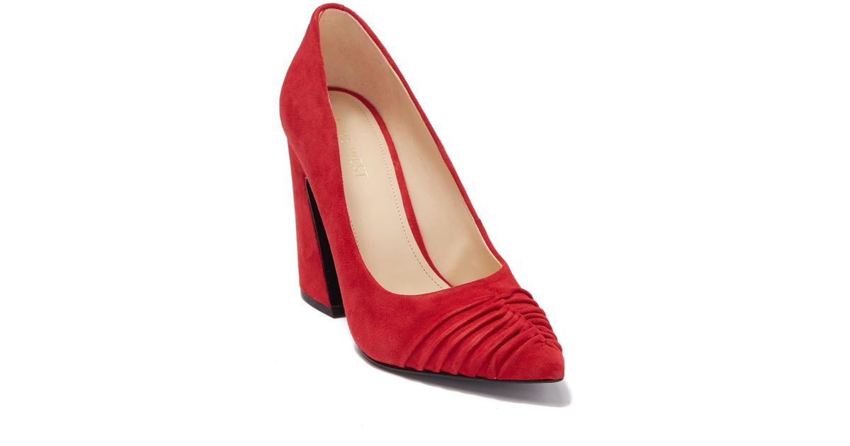 nine west henra flared heel pump