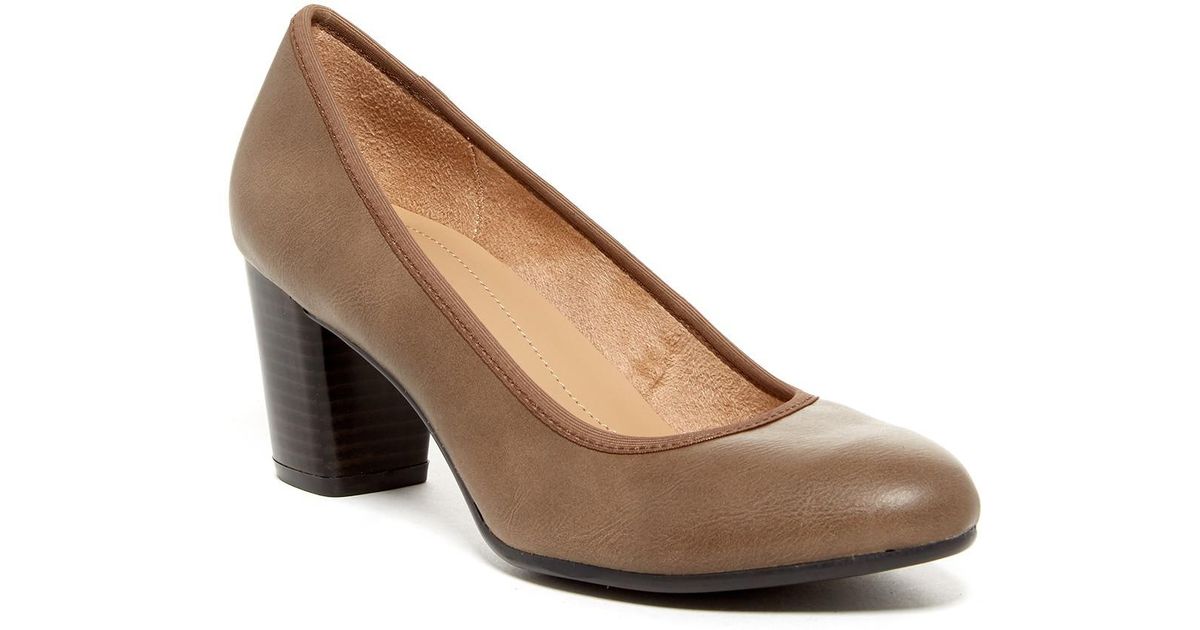 Naturalizer naomi pump 2025