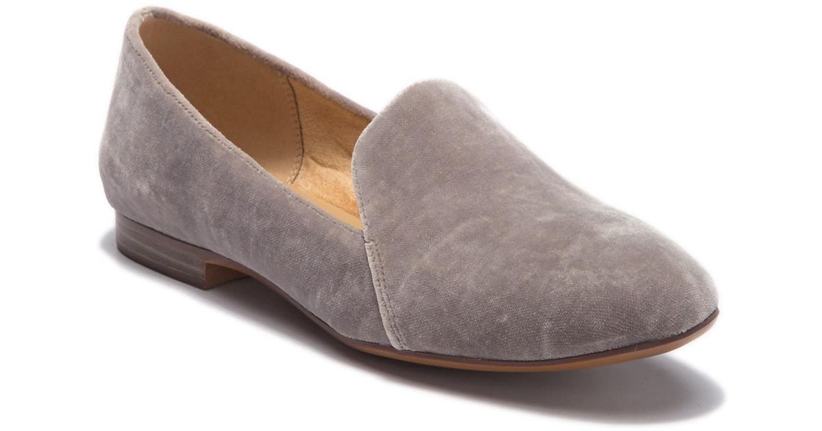 naturalizer smoking slipper