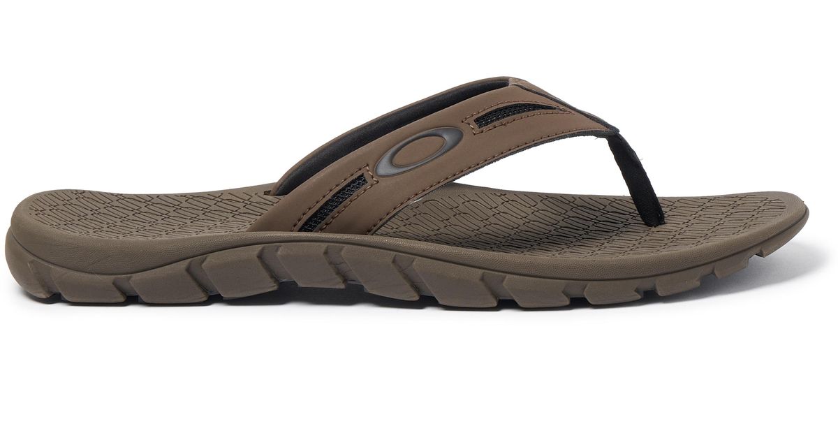 Oakley Operative Sandal 2.0 in Brown 