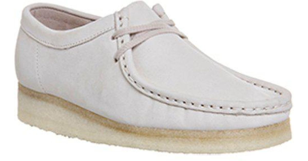 white wallabees shoes