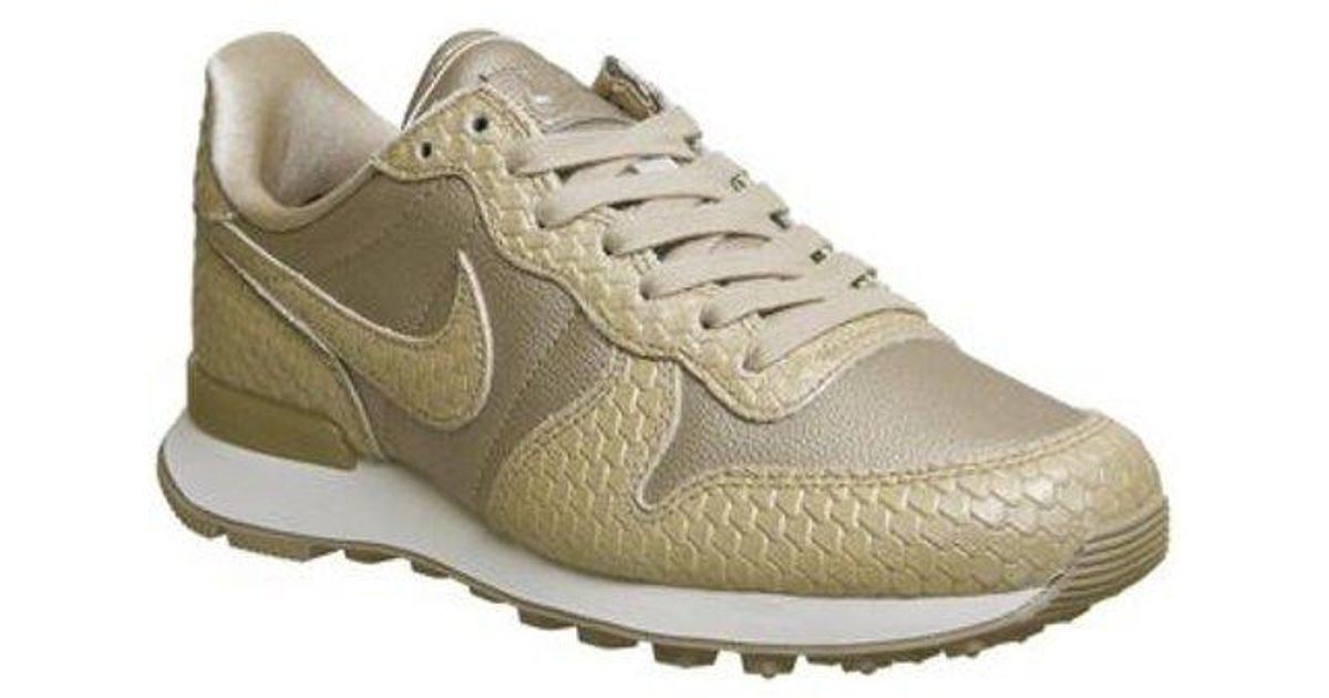 womens internationalist nike trainers