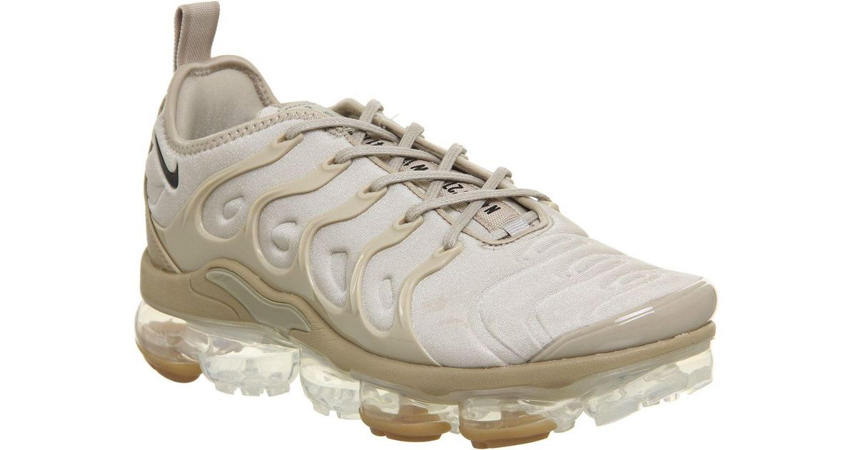 cream vapormax plus