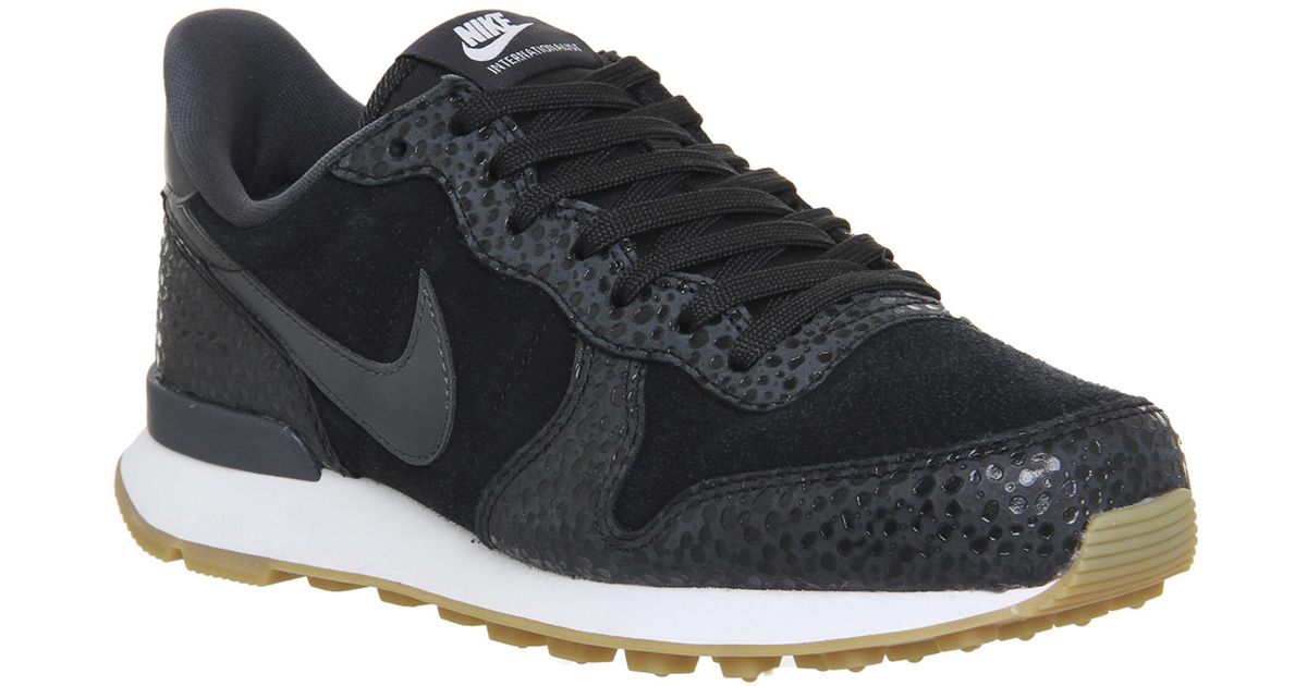 nike internationalist safari