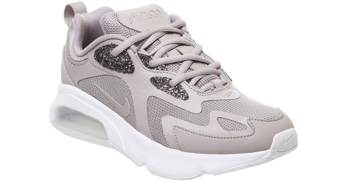 nike air max 200 trainers