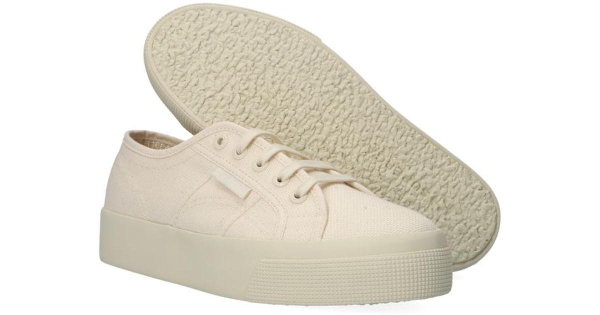 Superga Canvas Beige Lage Sneakers 2730 Cotu in het Naturel - Lyst