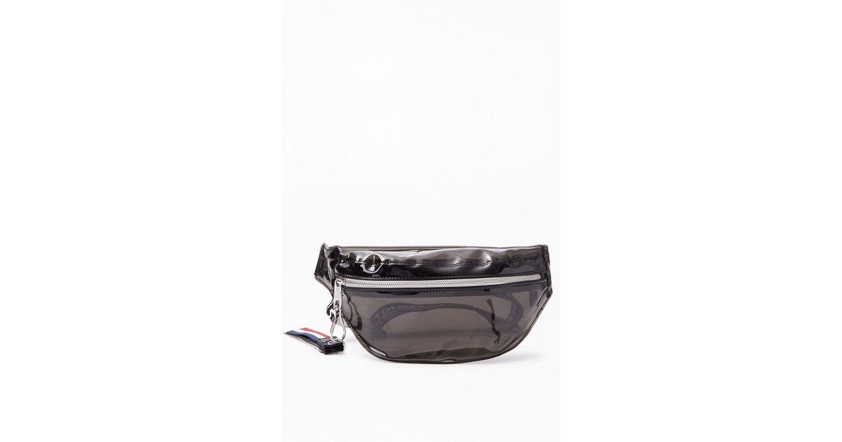 black tommy hilfiger fanny pack