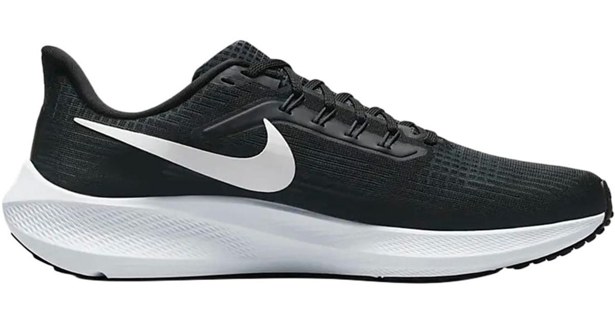 nike black and white zoom