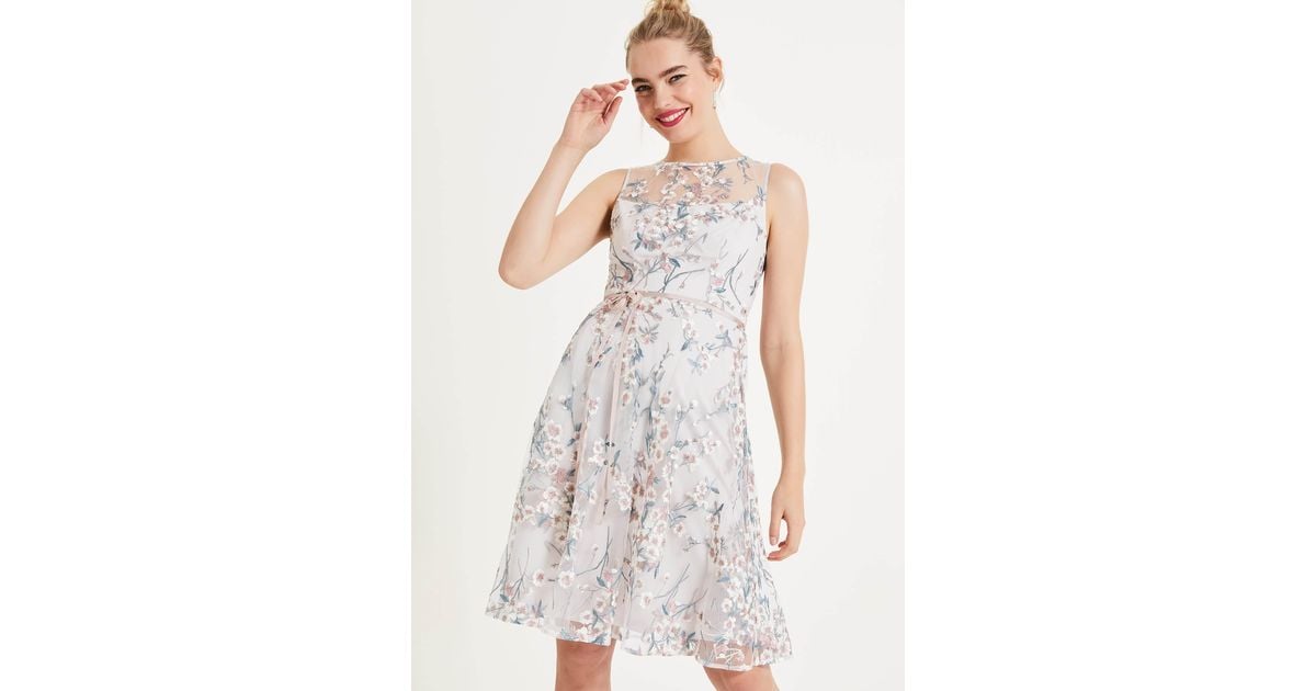 Maddy embroidered dress 2025