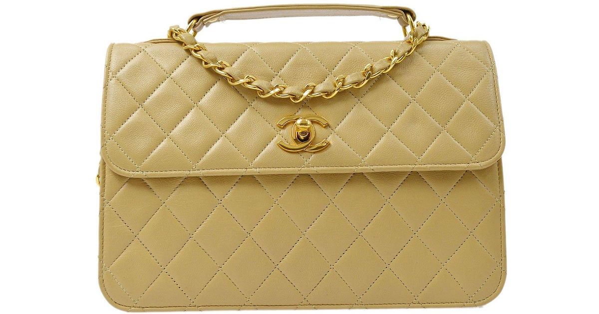 Chanel 1986-1988 Single Turnlock Handbag Beige Lambskin in