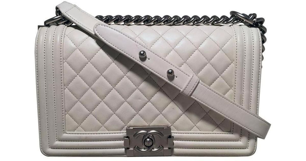 Chanel White Quilted Le Boy Classic Flap Shoulder Bag Chanel White Quilted Le Boy Classic Flap Shoulder Bag