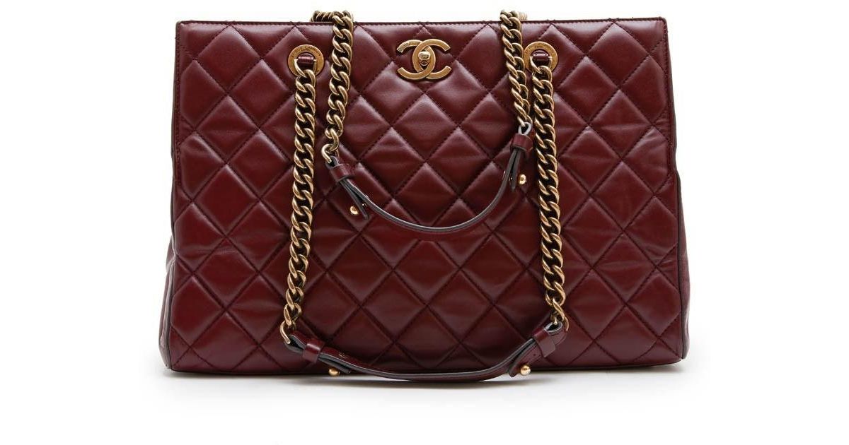 burgundy quilted bag
