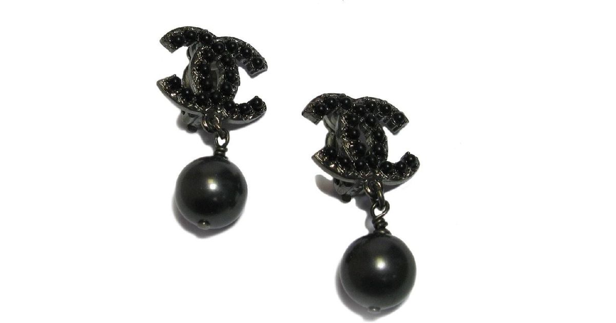 chanel black stud earrings