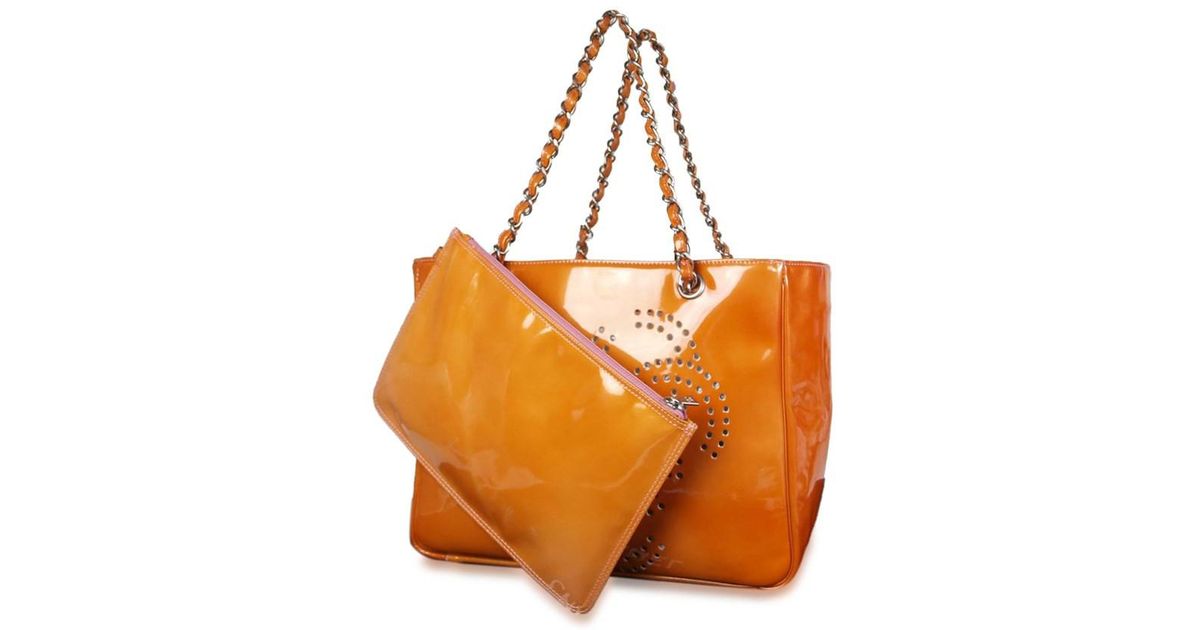 Lyst Chanel Cc Logos Patent Leather Orange Chain Shoulder Bag In Lyst Chanel Cc Logos Patent Leather Orange Chain Shoulder Bag In